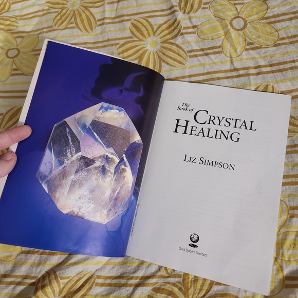 The Book of Crystal Healing by Liz Simpson - Picture 3 of 3